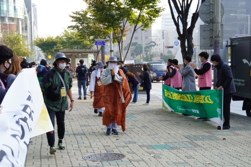 2020.10.26_자비순례 봉은사 도착sub 봉은사로 들어올 때